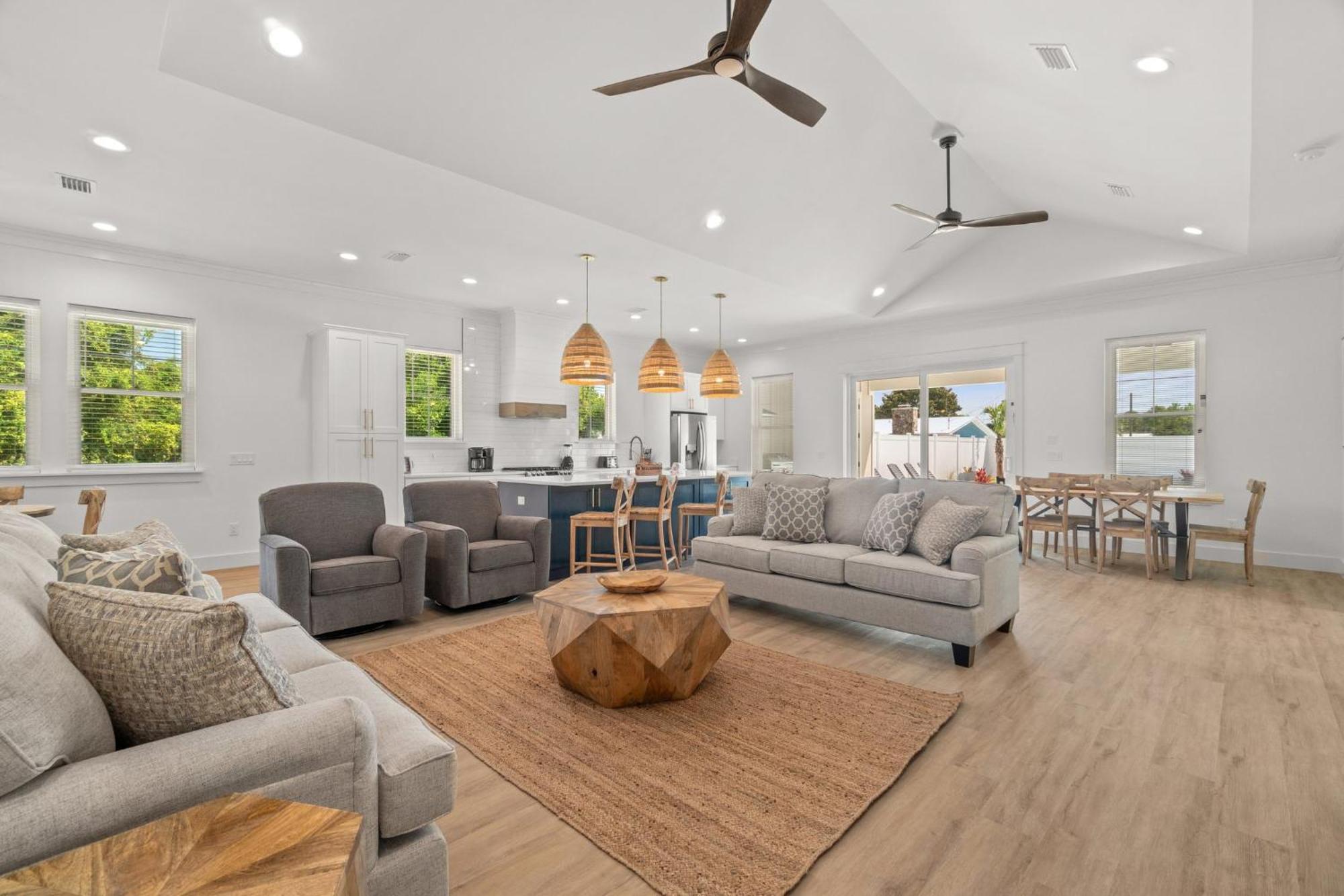 Brand New Home With In-Ground Pool, Four Houses From Beautiful Laguna Beach 파나마 시티 외부 사진